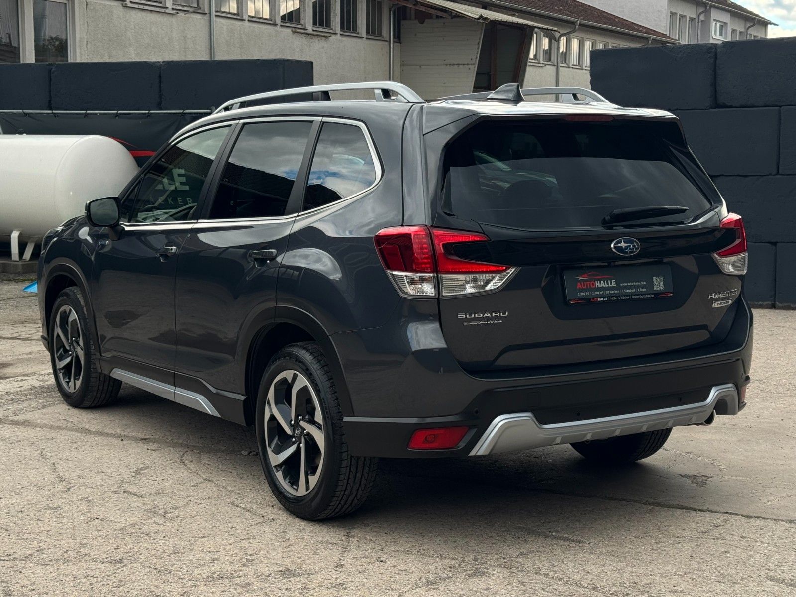 Fahrzeugabbildung Subaru Forester 2.0ie Platinum Standhzg. Pano Leder AHK