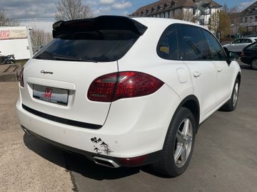 Porsche Cayenne - 5