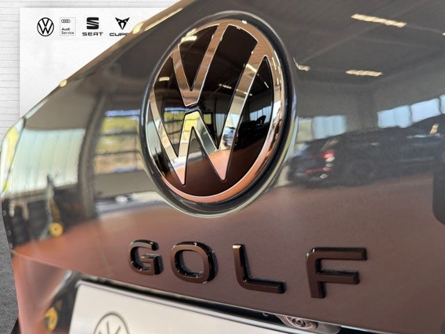 Fahrzeugabbildung Volkswagen Golf Variant R-Line 1,5 l eTSI OPF 110 kW (150 P
