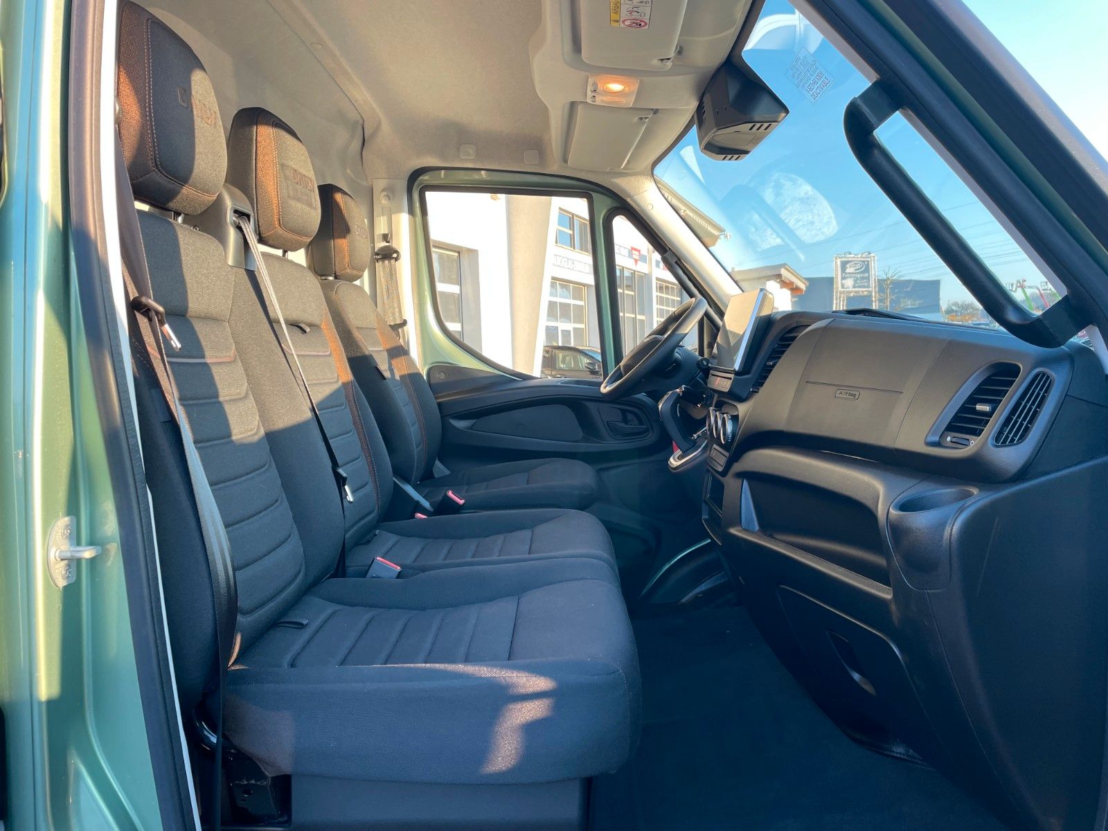 Fahrzeugabbildung Iveco Daily 35S16 HA8V 3.0L *R3.520mm*AHK*Automatik*