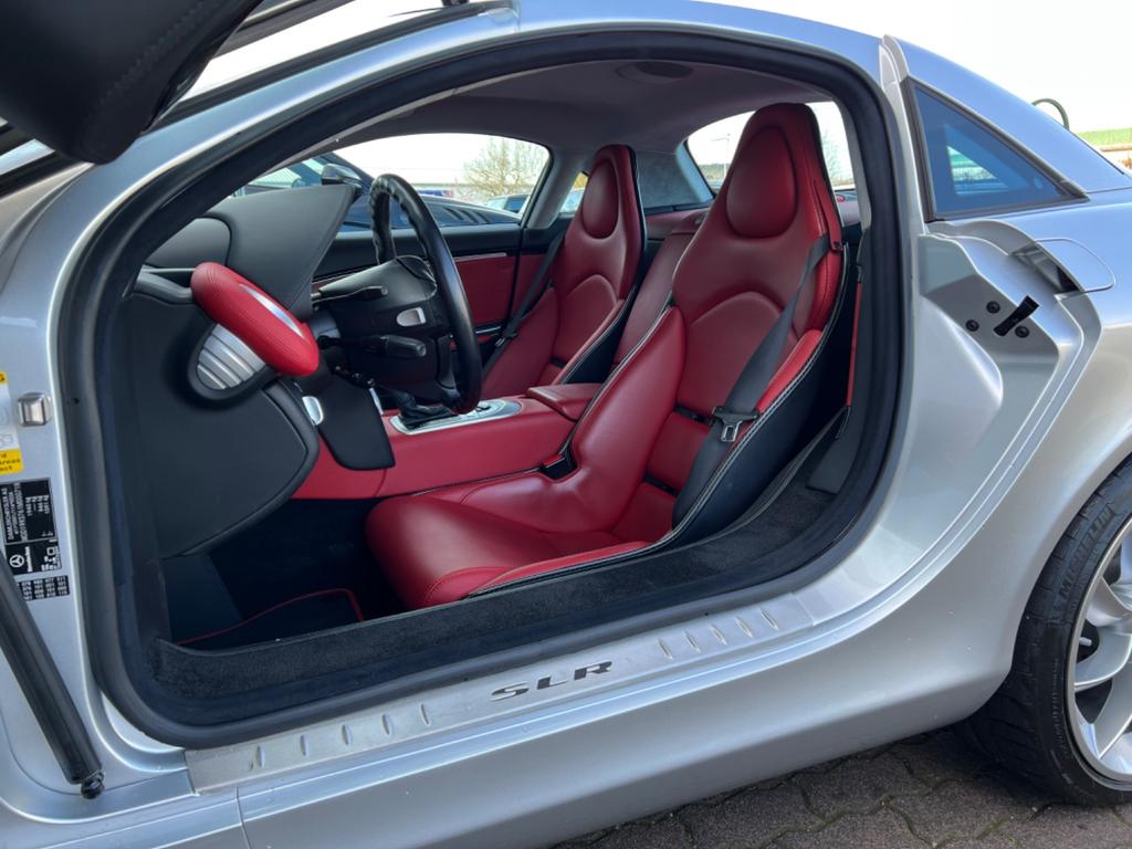 Mercedes-Benz SLR