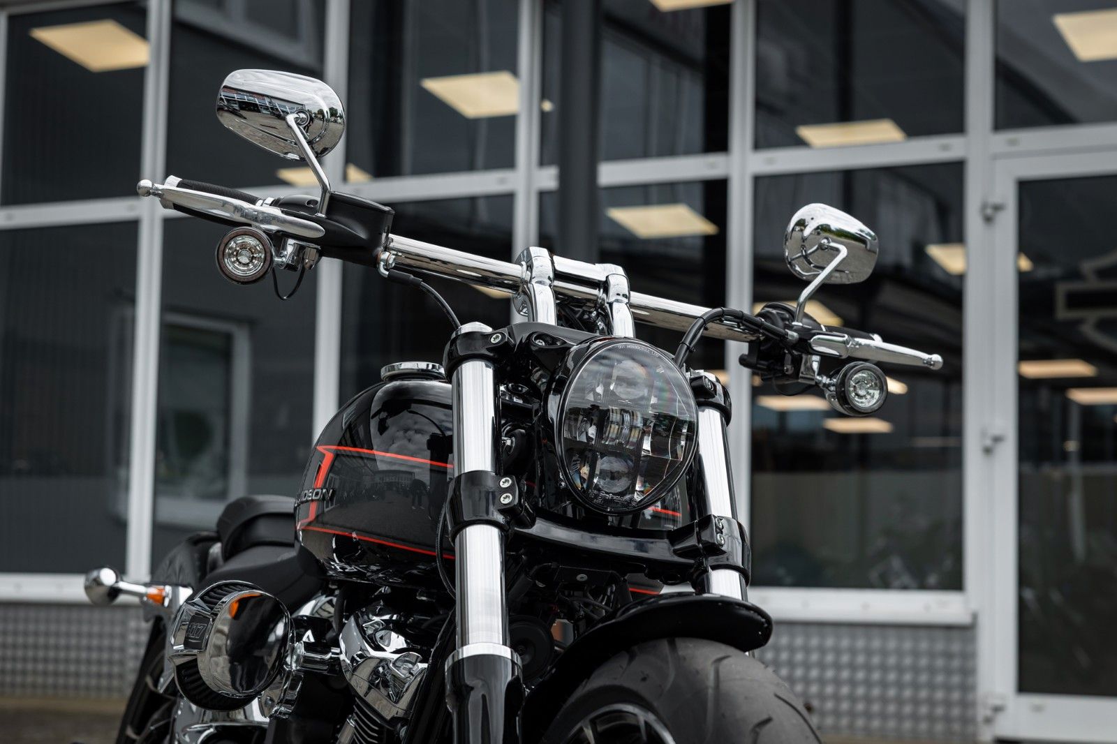 Fahrzeugabbildung Harley-Davidson FXBR Breakout 117 cui -Jekill & Hyde -