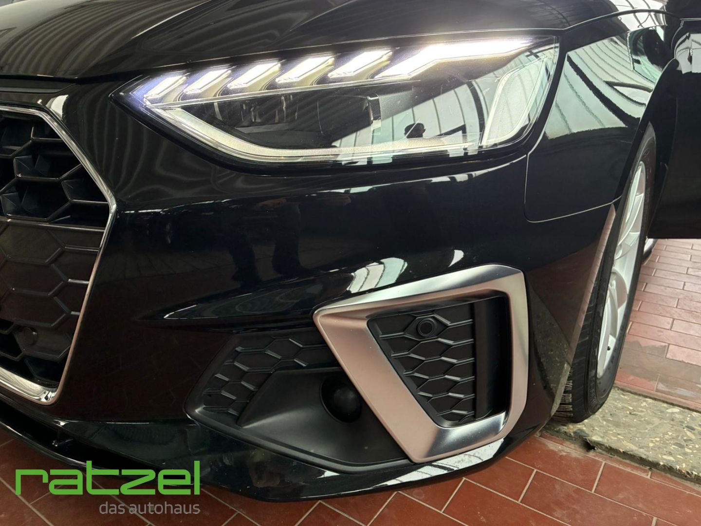 Fahrzeugabbildung Audi A4 40 Avant 2.0 TFSI S line Navi AHK LED ACC Vir