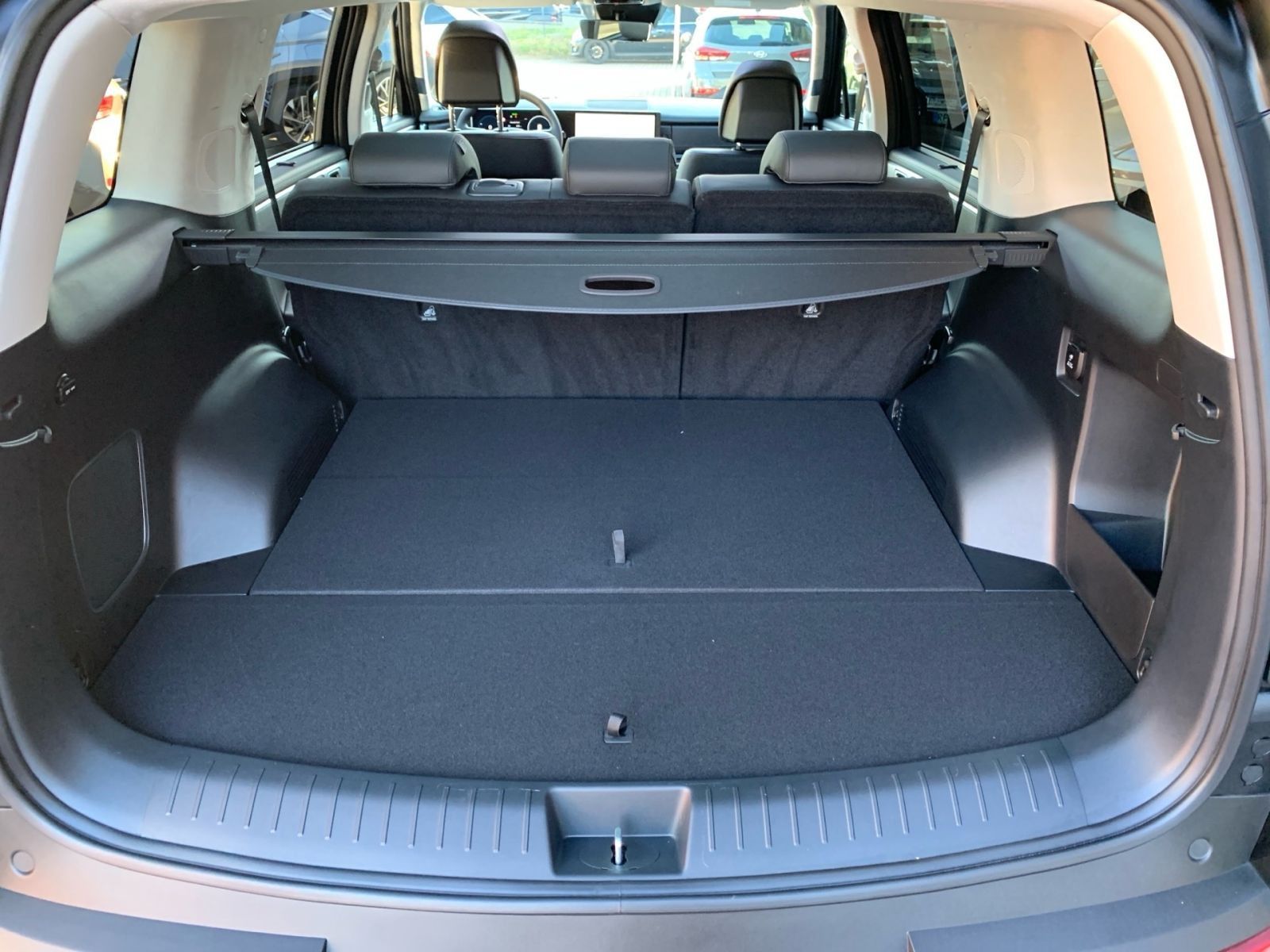 Fahrzeugabbildung Hyundai SANTA FE 1.6T-GDI Signature Hybrid 4WD Schiebeda