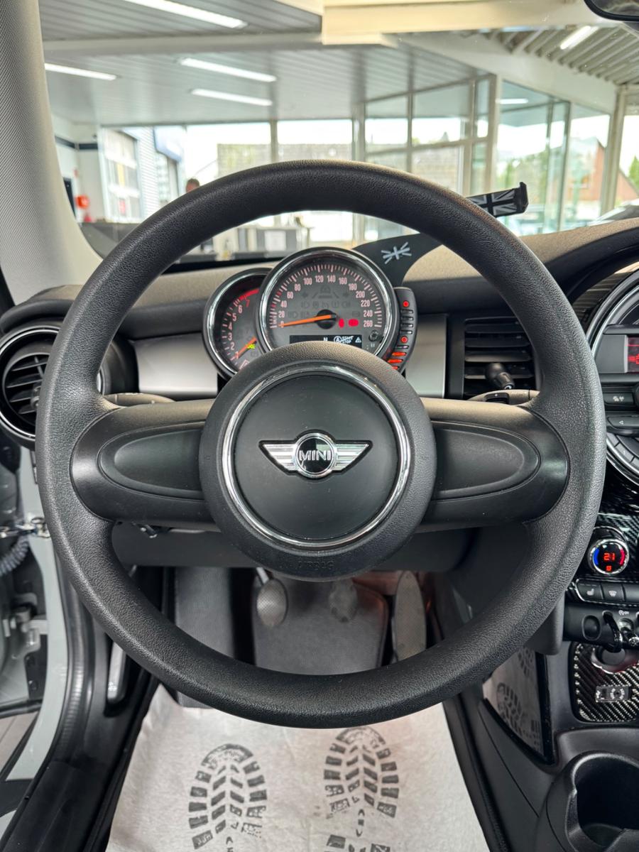 MINI COOPER Mini 3-trg. 1.5 *Shzg.*Klima*Pano*