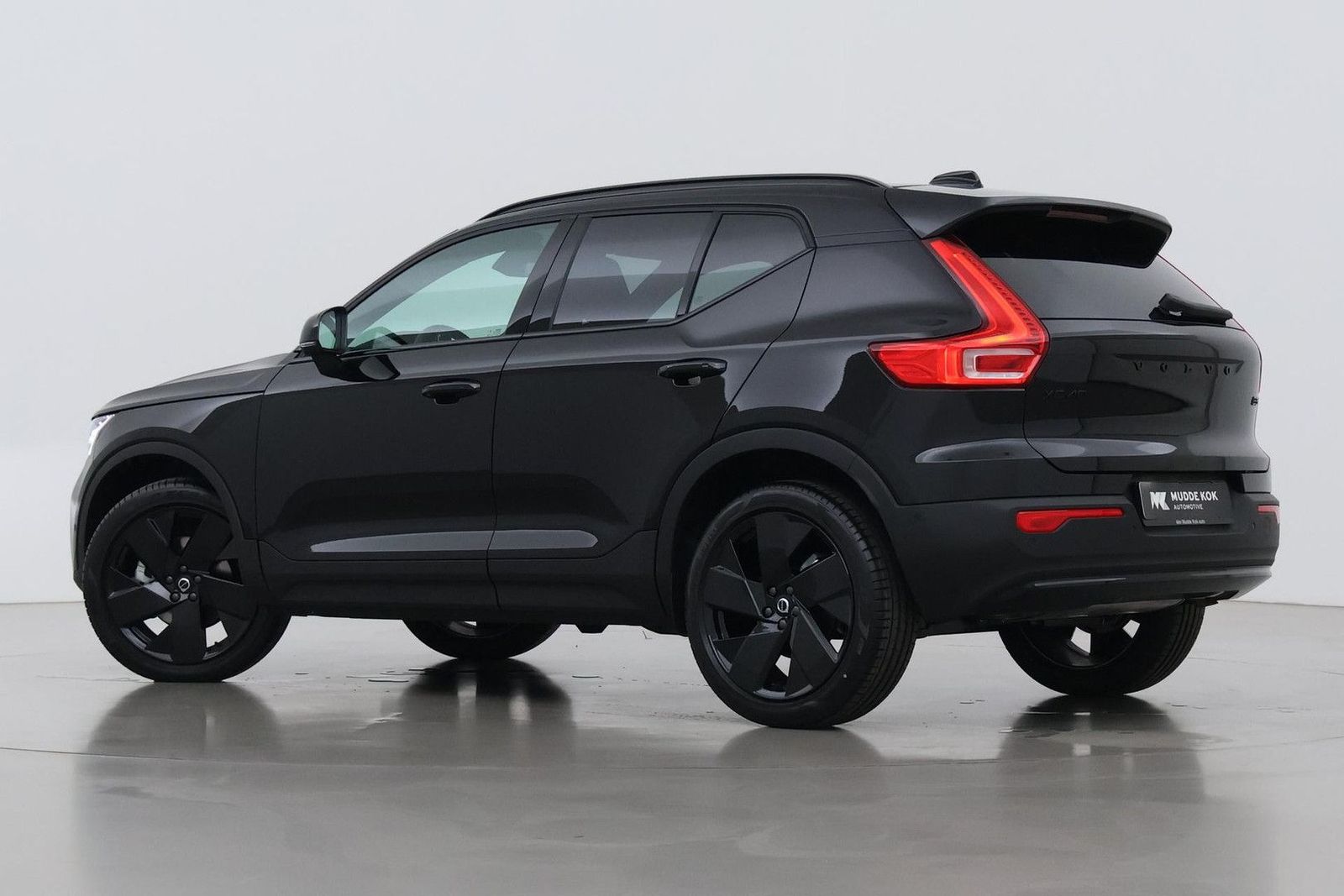 Volvo XC40 2.0 B3 Plus Black Edition | Harman/Kardon | imagem 2