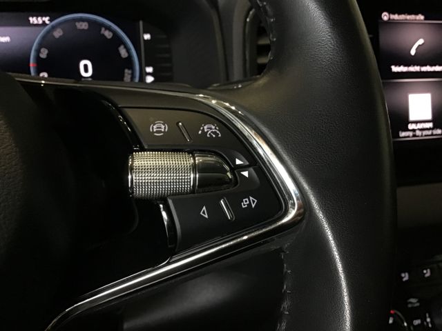 Fahrzeugabbildung Skoda Karoq Tour 2.0 TDI DSG/4x4/AHK/Navi/Kamera/ACC