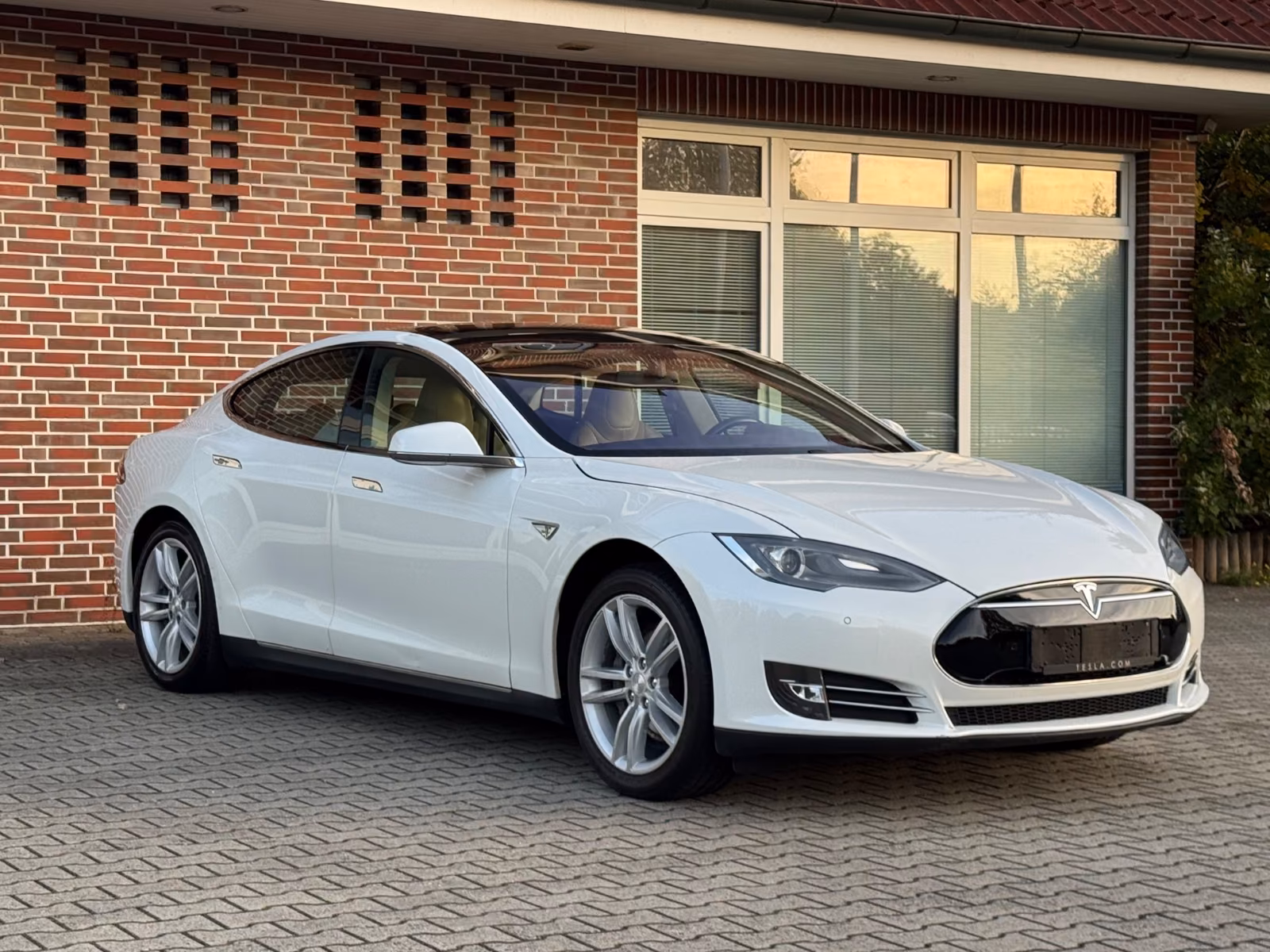 TESLA MODEL S P85 421CH - SUPERCHARGE GRATUITE - SOH 95.8%