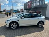 Tesla Model Y Long Range RWD inkl. AHK und Winterräder - Tesla Model Y in Frankfurt (Main)