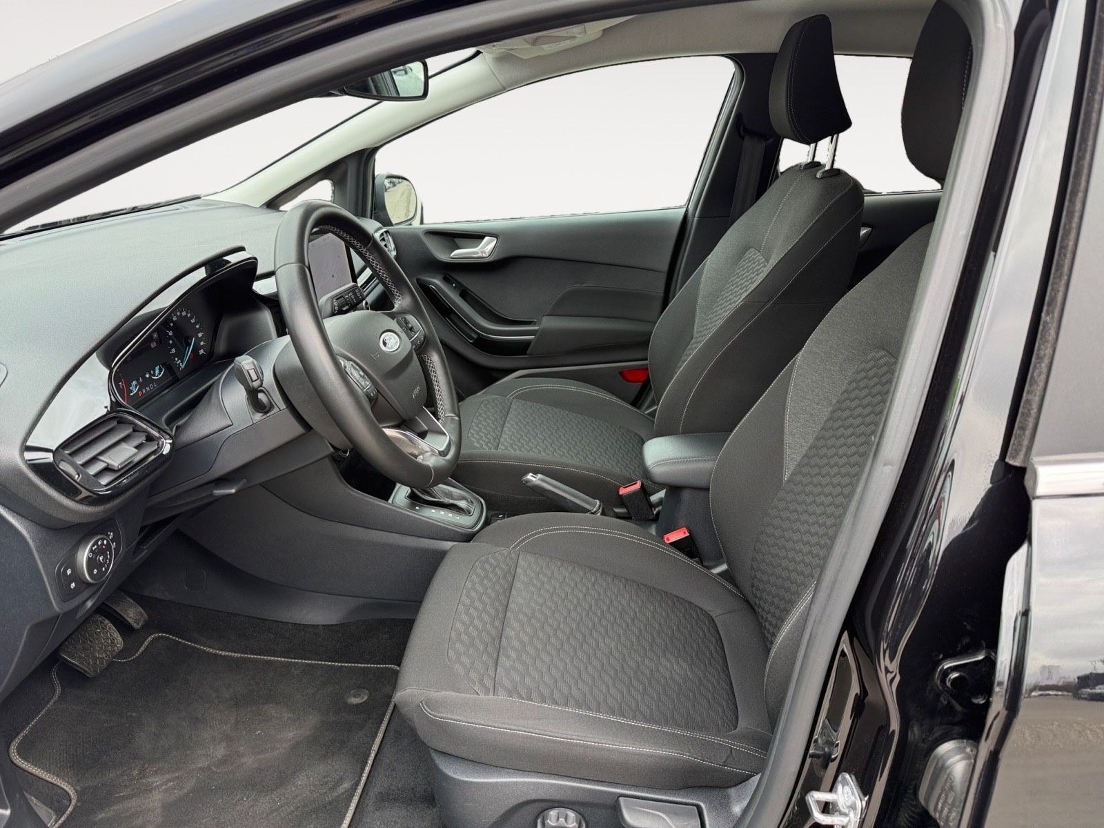 Fahrzeugabbildung Ford Fiesta Titanium X Navi