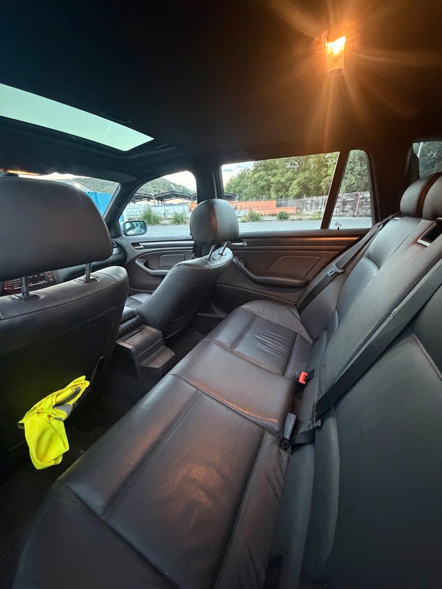 BMW 330 2004 — photo 13