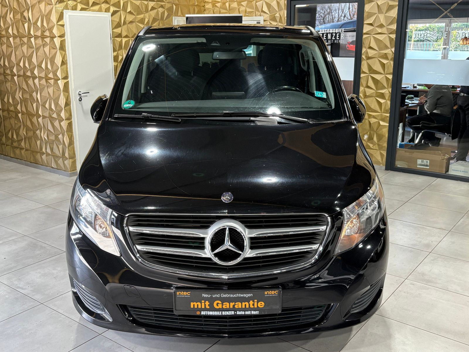 Fahrzeugabbildung Mercedes-Benz V 220d EDITION lang /8-SITZ/BURMESTER/KAMERA/