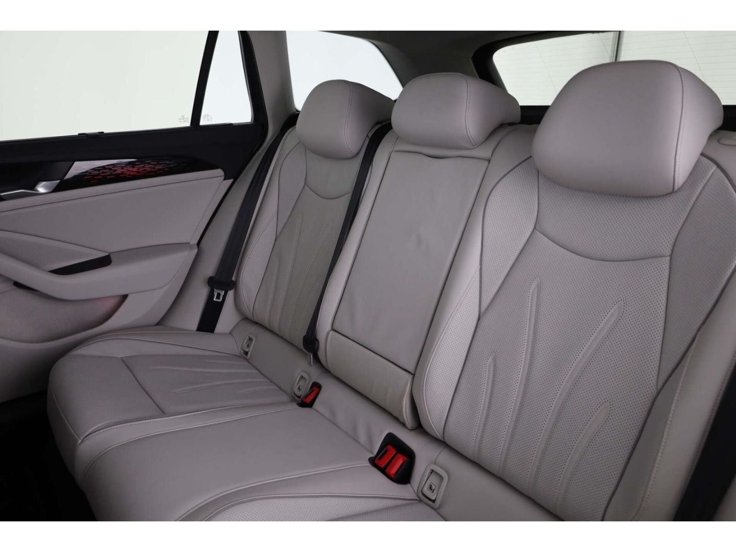 Volkswagen Passat - Bild 14