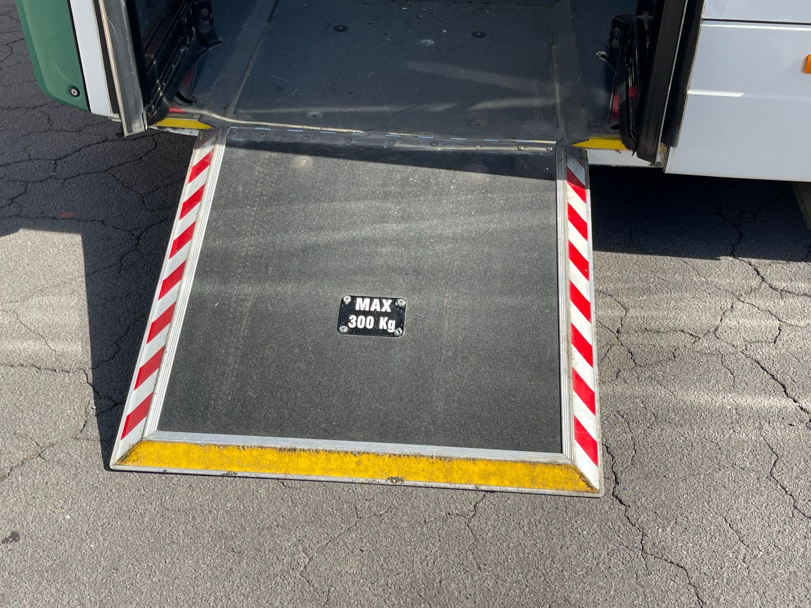 VANHOOL  2013 - Image 31 of 32