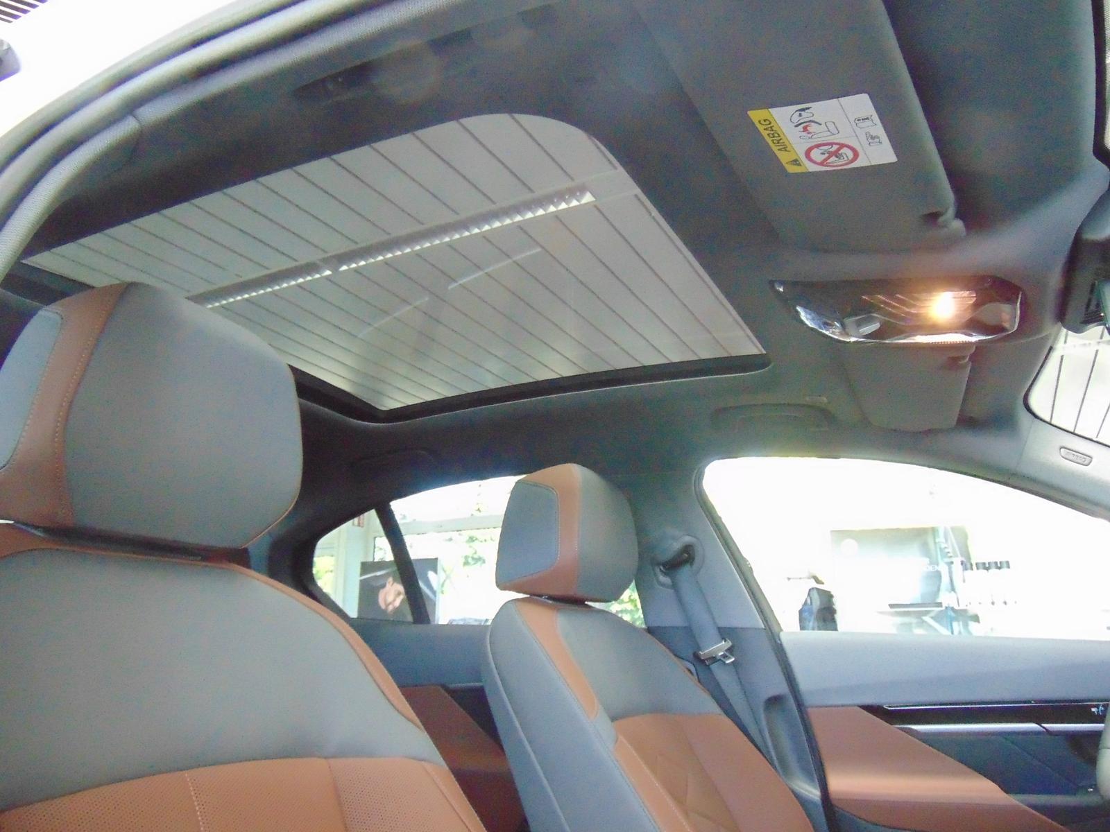 BMW 530e xDrive Panorama HarmanKardon HeadUp Navi LE