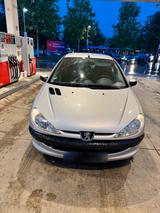 Peugeot Neuer TÜV und mit vielen neue Teile - Peugeot 206 in München