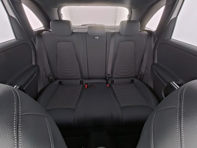 Fahrzeugabbildung Mercedes-Benz B 200 Progressive*Night*Kamera*LED*18"*Carplay*