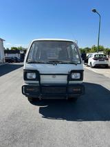 Suzuki Carry - Suzuki Carry mit Benzin-Antrieb: Kleinbus