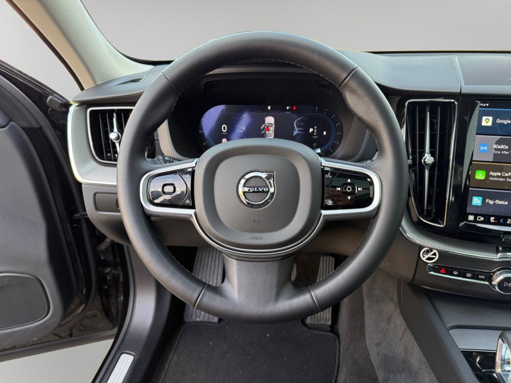 VOLVO XC60 B5 B AWD Ultra Dark Harman/Kardon 360° VOLVO XC60 B5 B AWD Ultra Dark Harman/Kardon 360°