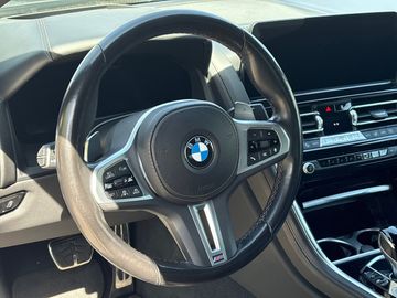 BMW M850i xDrive DAB Aktivlenkung WLAN Komfortzg.