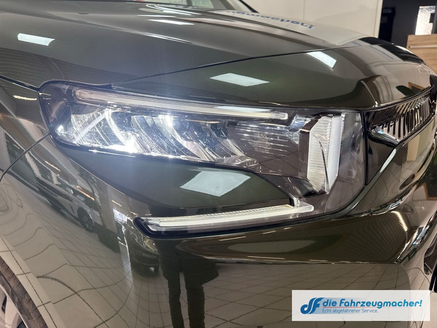 Fahrzeugabbildung Citroën Berlingo Plus Elektro Kombi M LED CarPlay Androi