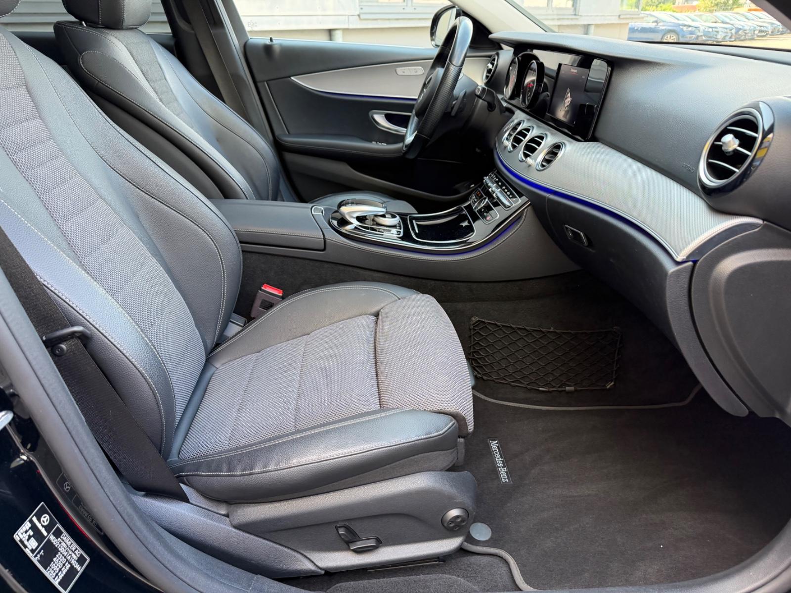 Mercedes-Benz E 220 d/AUTOMATIK/LED/LEDER/SHZ/NAVI/KAMERA