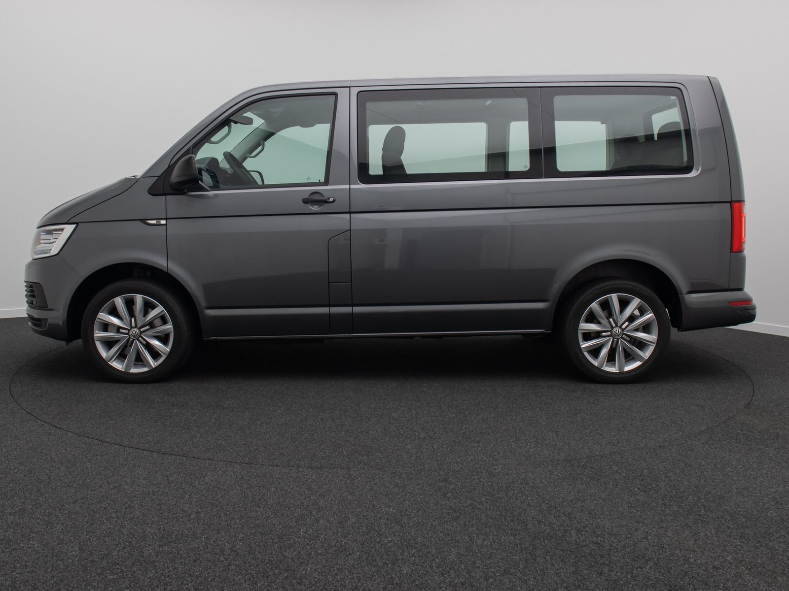 Fahrzeugabbildung Volkswagen T6 Multivan PDC Standhzg Sitzhzg Navi 7Sitz