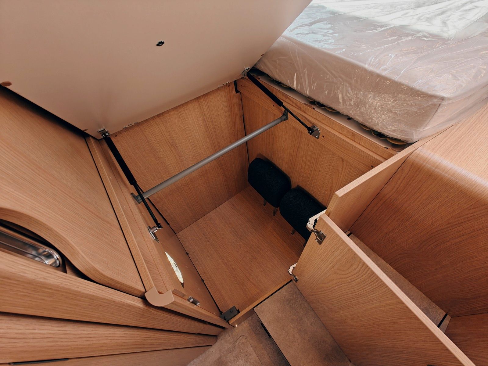 Fahrzeugabbildung HYMER / ERIBA / HYMERCAR B - KLASSE ML T 780 BLACKLINE