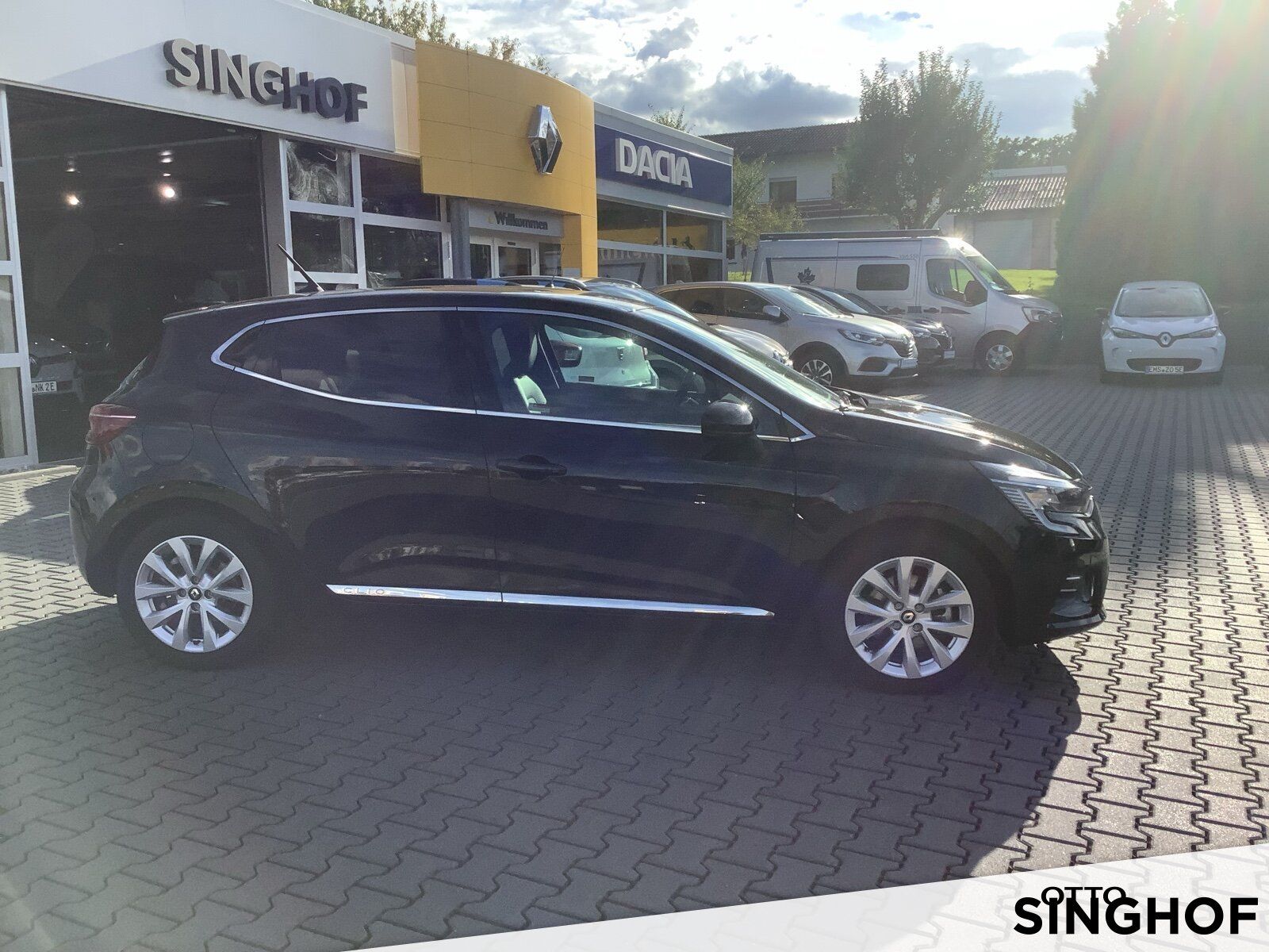 Fahrzeugabbildung Renault Clio V 1.6 E-TECH Hybrid 140 Intens (Euro 6d)