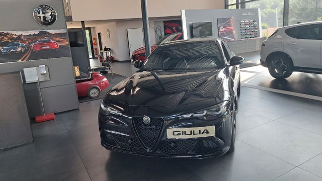 Alfa Romeo Giulia Quadrifoglio Oro