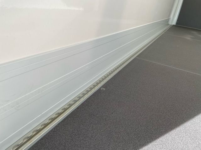 Fahrzeugabbildung Ford Transit L4 Einzelkabine Koffer GJR Ladebordwand