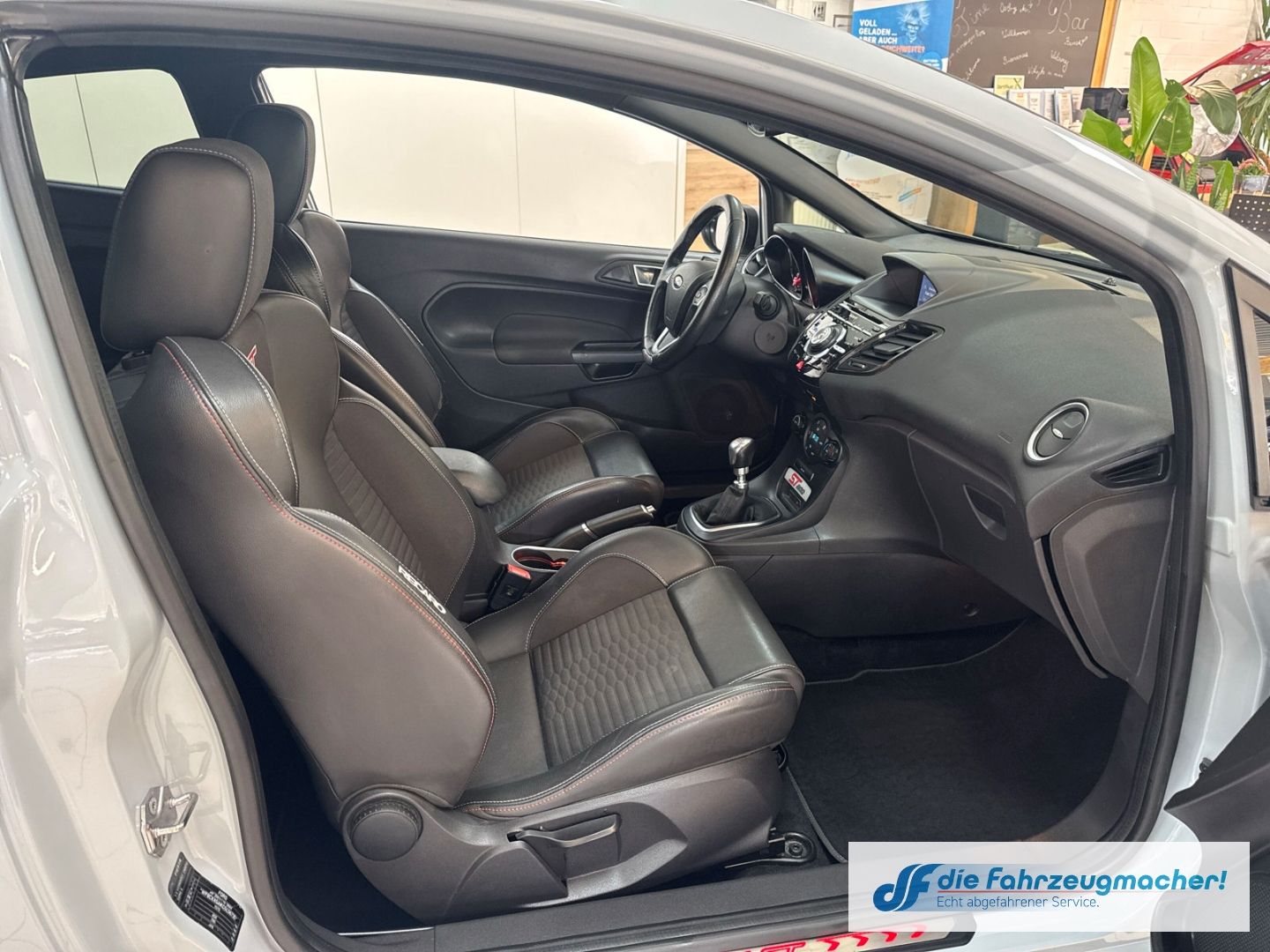 Fahrzeugabbildung Ford Fiesta ST200 Sportpaket Navi Ambiente SHZ Keyles