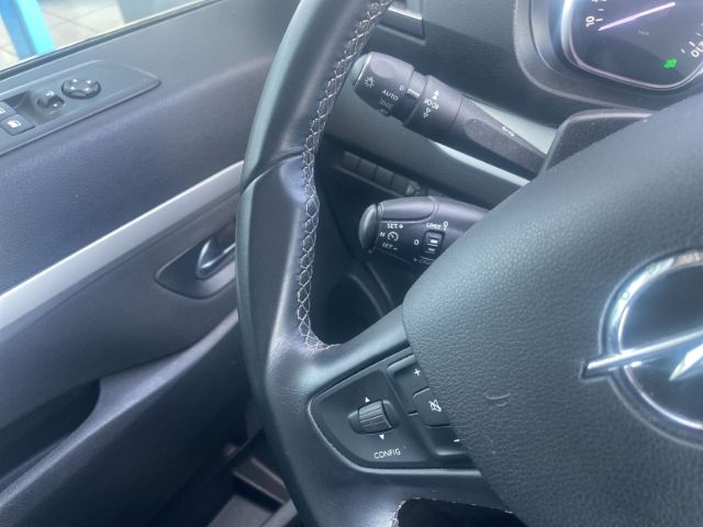Fahrzeugabbildung Opel Zafira Life 2.0 D, L Selection AHK, Navi, 9-Sitz