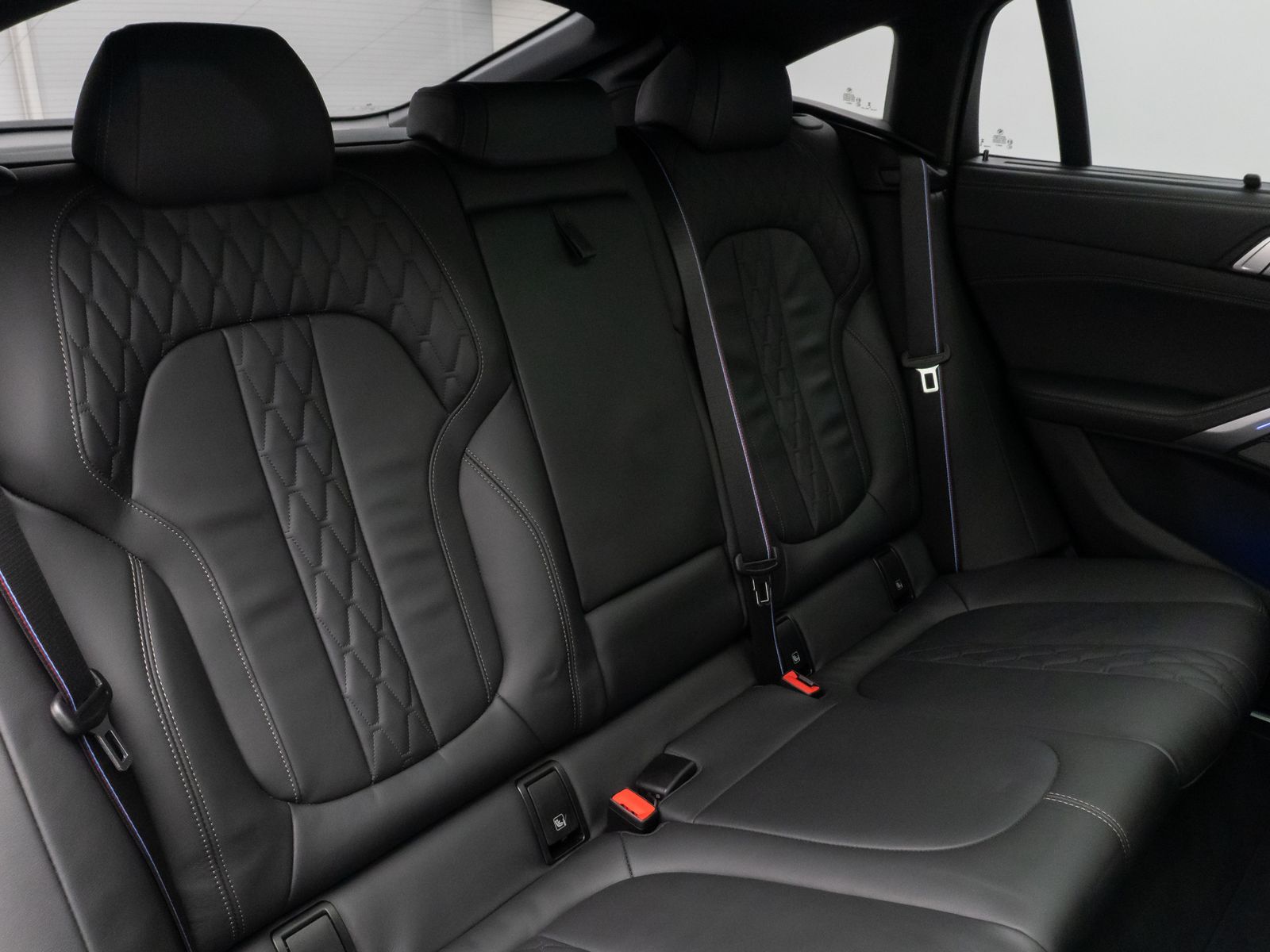 Fahrzeugabbildung BMW X6 xD30d M Sport Pro Panorama 360°HUD H/K 22Zoll