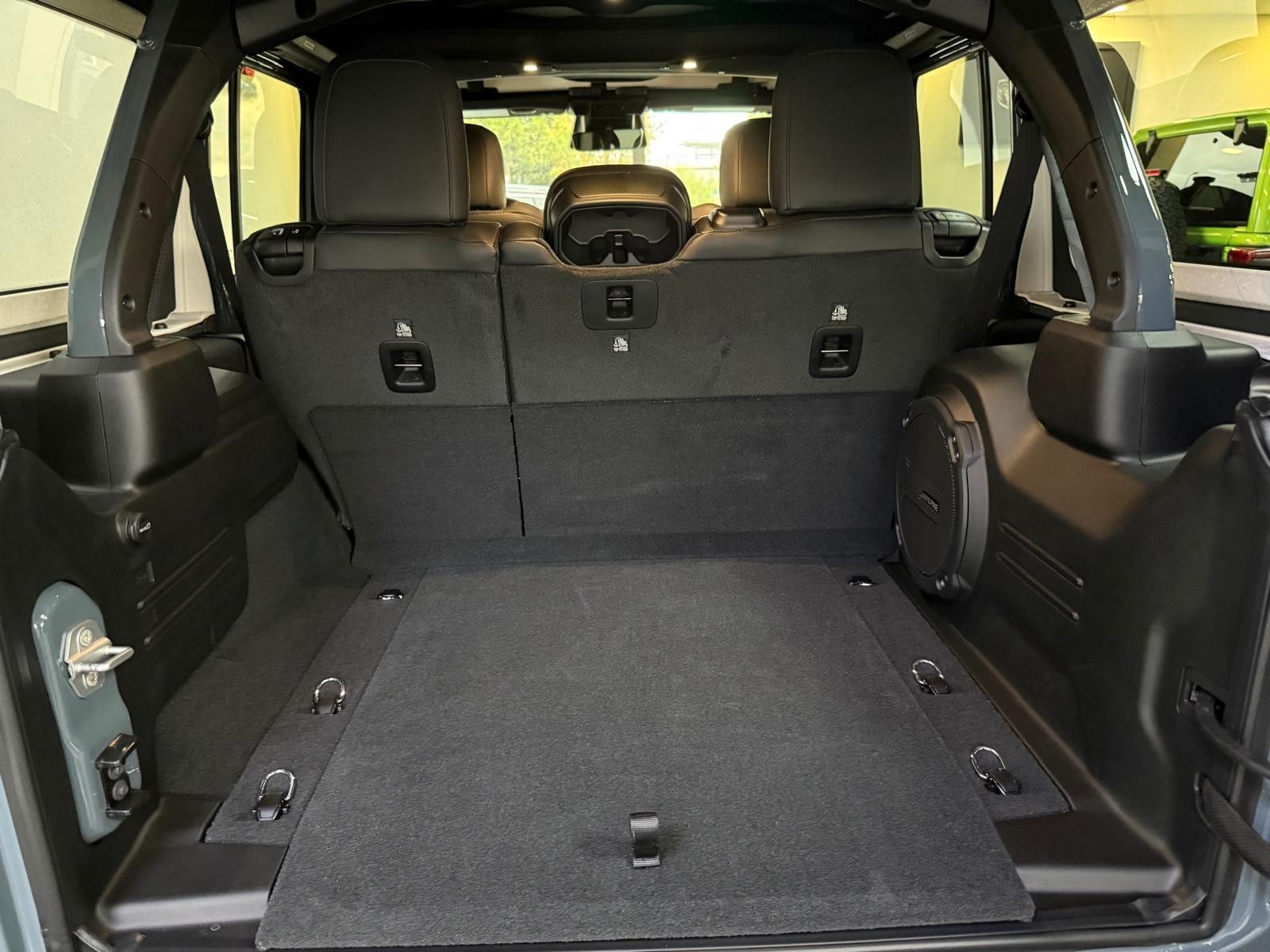 Fahrzeugabbildung Jeep RUBICON X 3.6L-V6-CAM-35"-AHK-HT