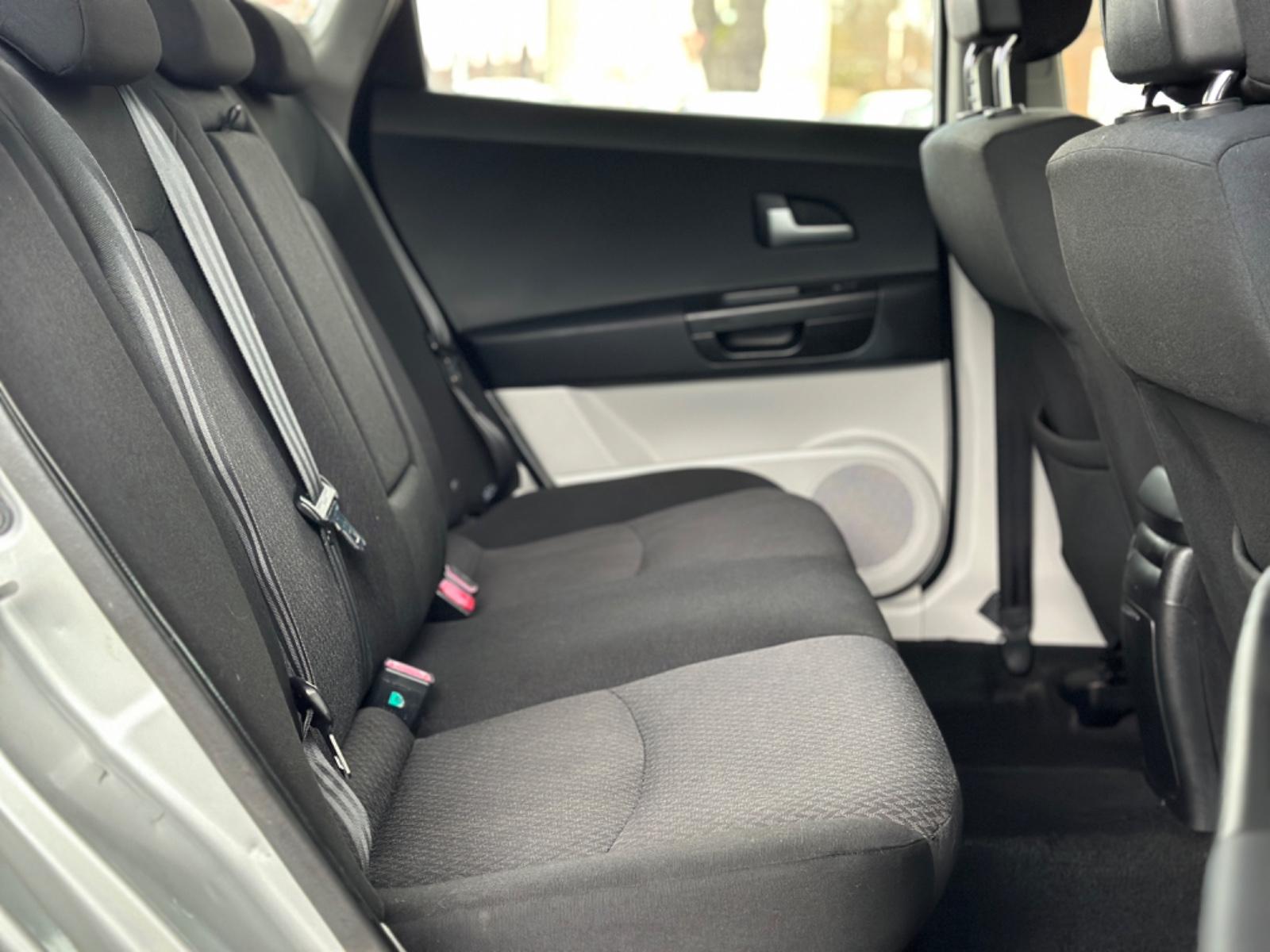 Kia cee'd 2009 — photo 16
