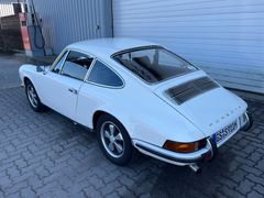 PORSCHE 911 E Coupe MFI 2. Hand Classic Data 2