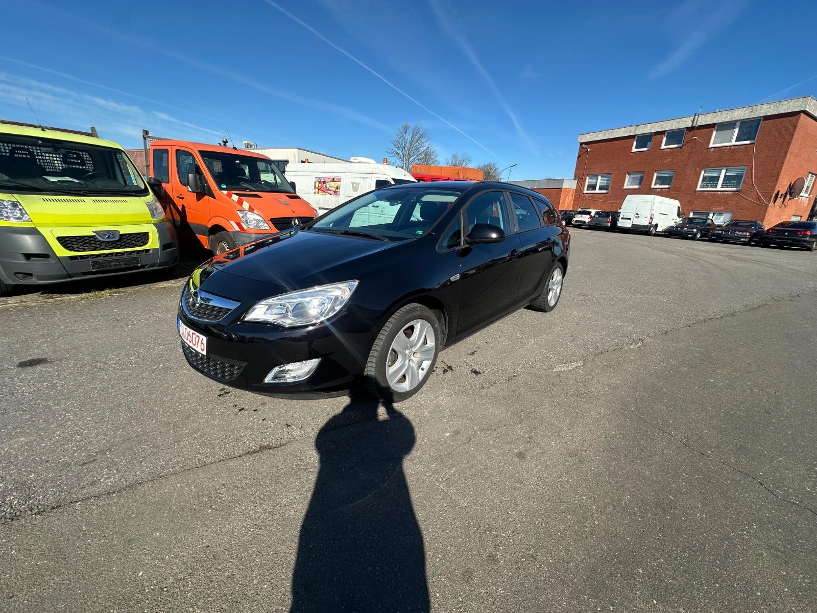 Opel Astra J Sports Tourer Design Edition (Hu-Au NEU