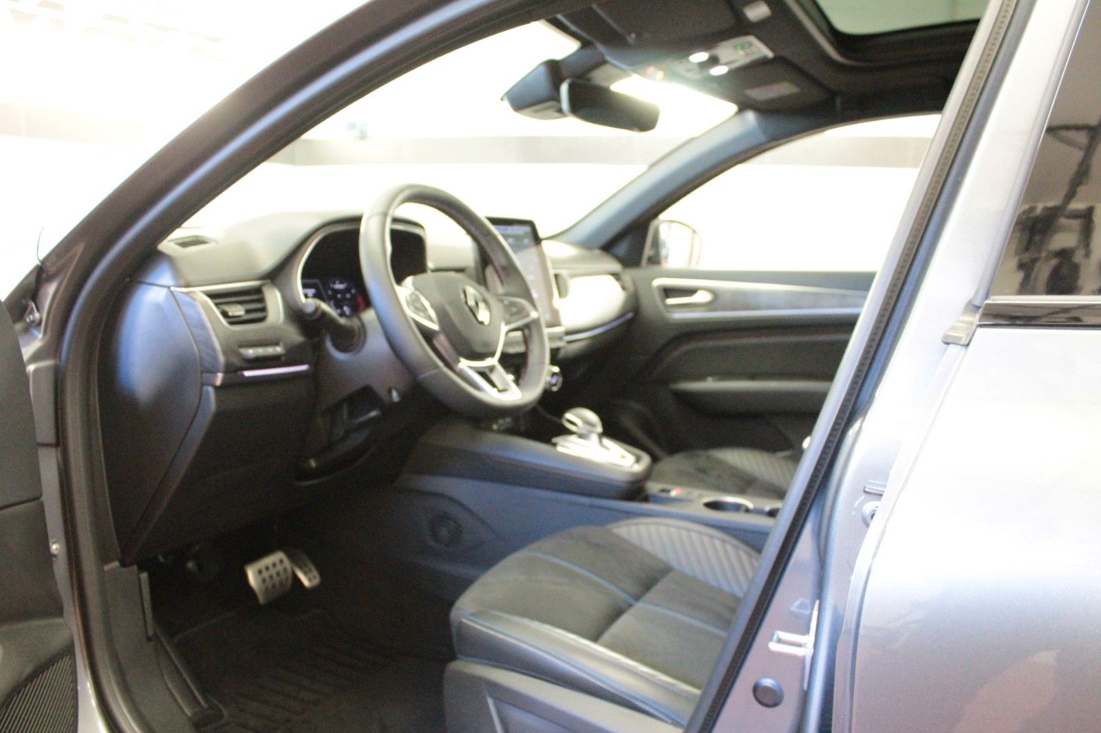 Fahrzeugabbildung Renault Arkana Mild Hybrid 160 EDC Esprit Alpine*15098*