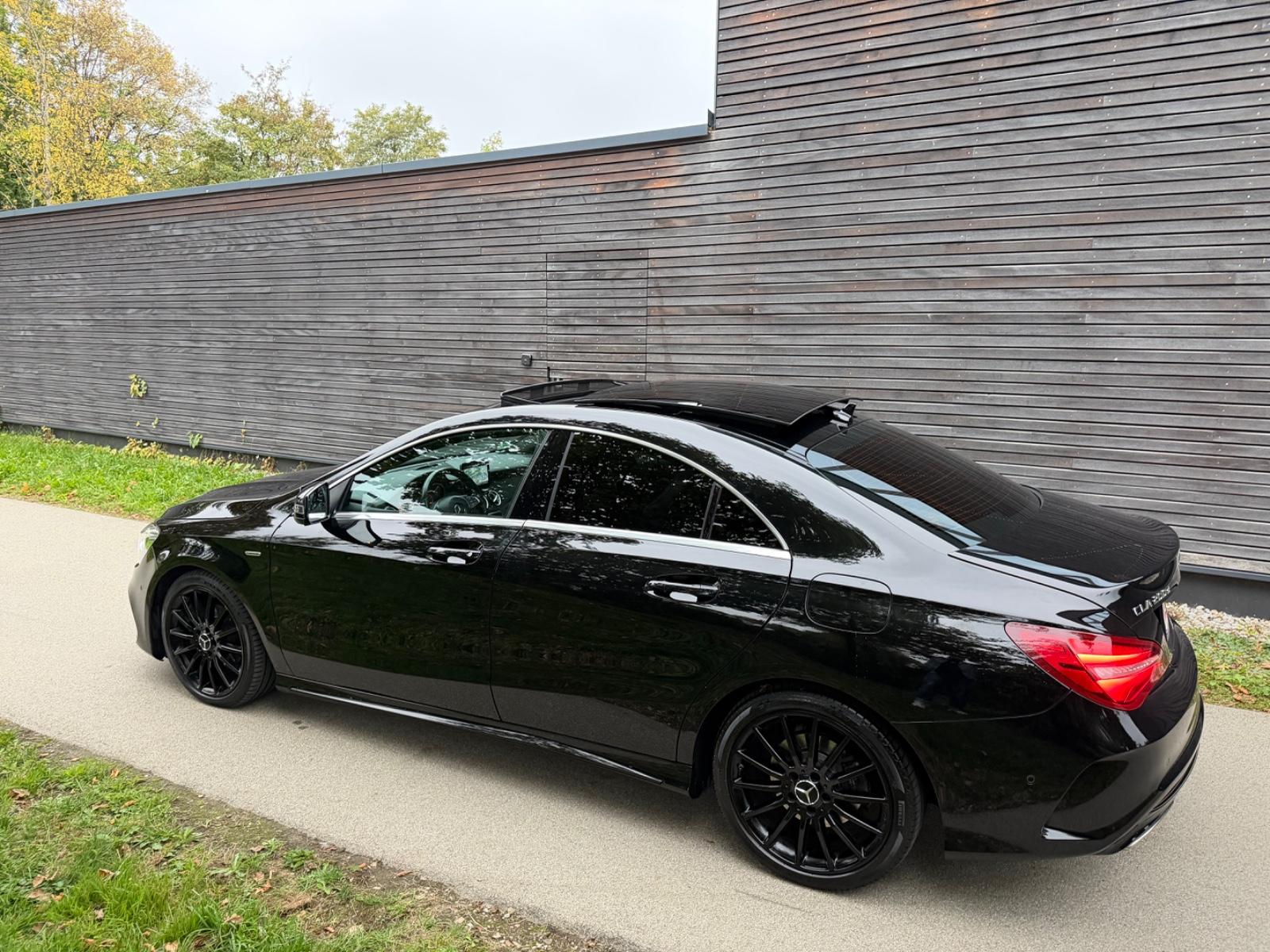 Mercedes-Benz CLA200d UrbanStyle/AMG L/PANO/KAME/NAVI/AUT/TÜV