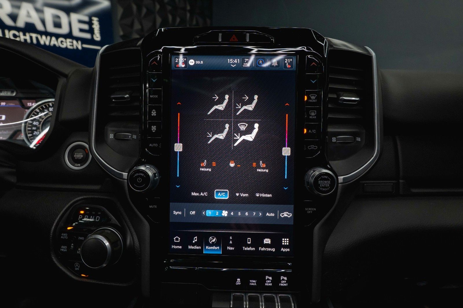 Fahrzeugabbildung Dodge RAM 5.7 V8 HEMI 4x4 NIGHT *Pano*LED* Unfallfrei