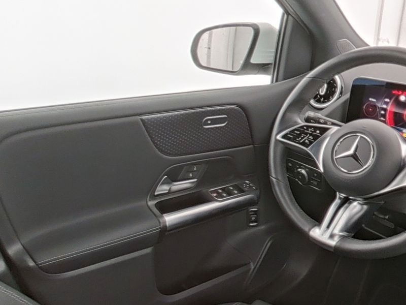 Fahrzeugabbildung Mercedes-Benz B 200 Progressive AHK+LED+Kam+CarPlay+WinterPak