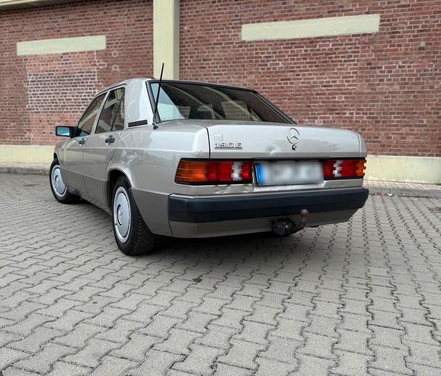 Mercedes-Benz 190
