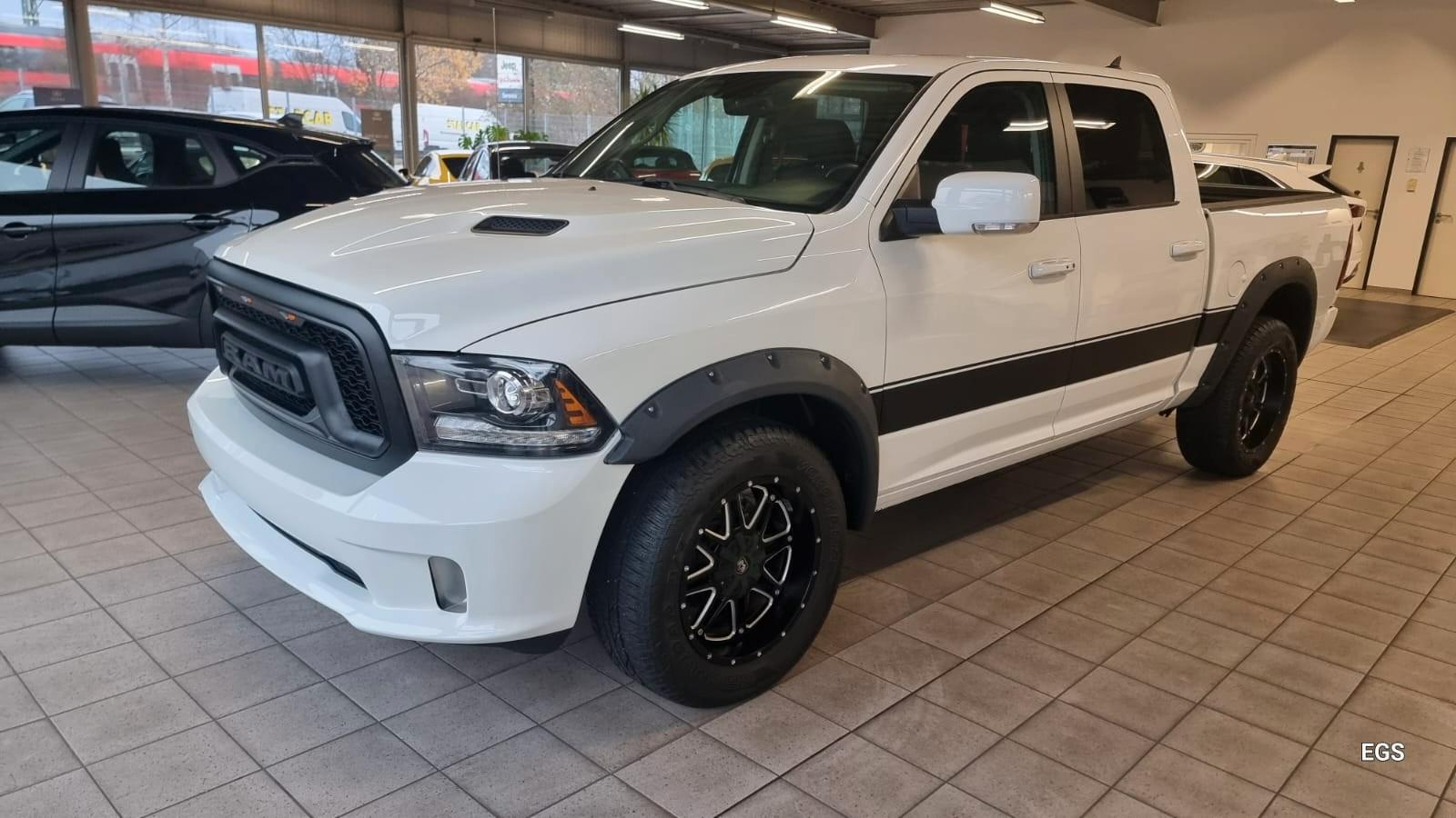 Dodge 1500 HEMI 5.7L CREW CAB SPORT 4x4 Navi/GSD/AHK