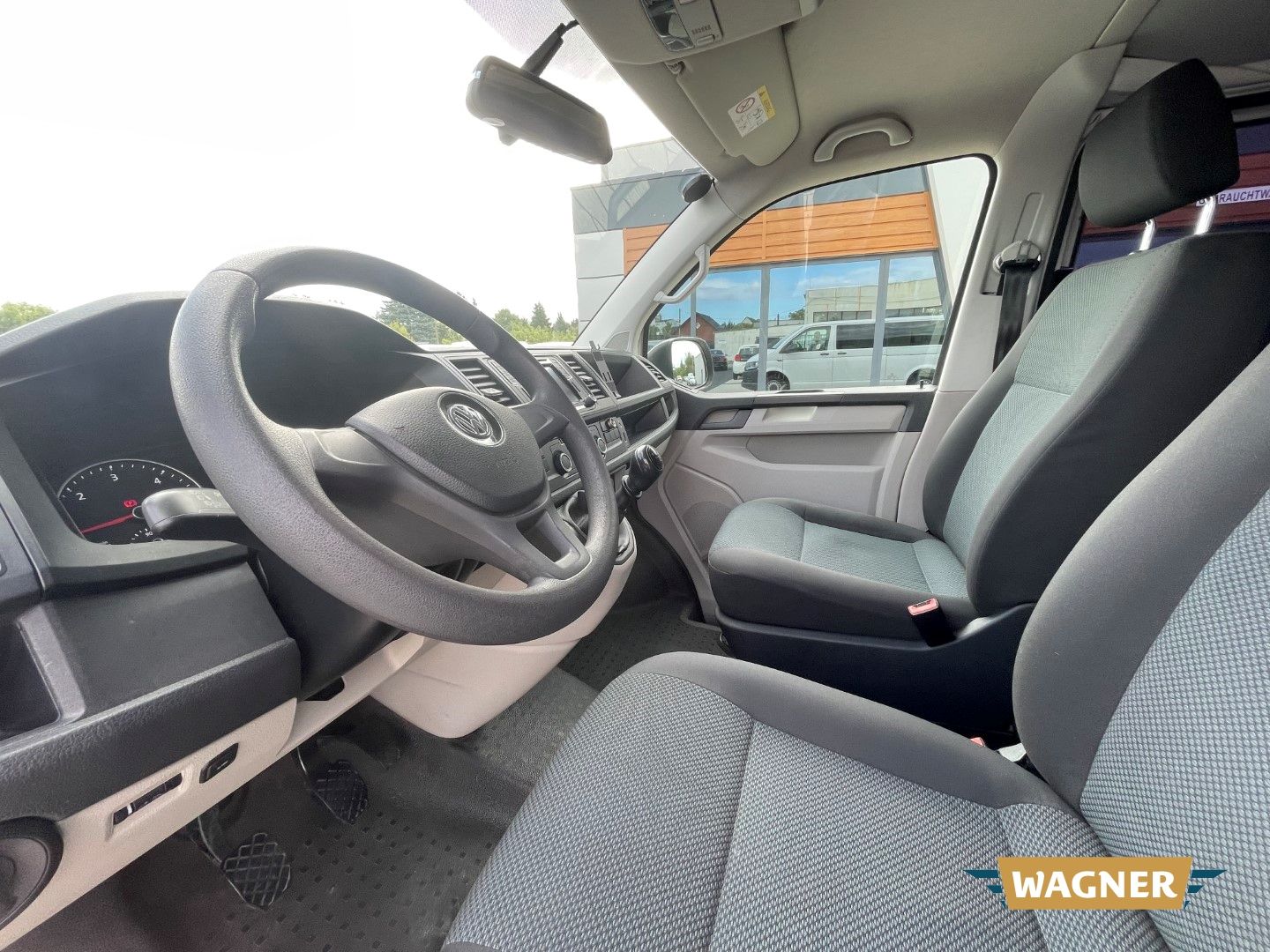 Fahrzeugabbildung Volkswagen T6 Kombi EcoProfi lang 2.0 TDI 8-Sitzer