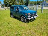 Lada Niva 1.7i  - Lada Niva: Allradantrieb, 1.7