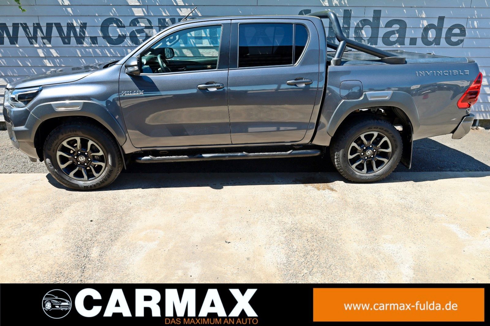 Fahrzeugabbildung Toyota Hilux 2.8 D-4D Invincible, Rollbügel, Rollo, AHK