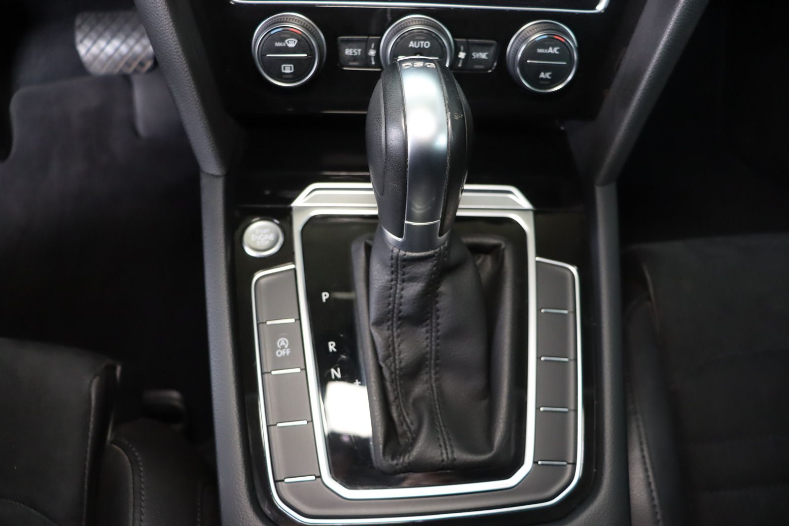 Fahrzeugabbildung Volkswagen Passat Variant 2.0 TDI Highline BlueMotion DSG