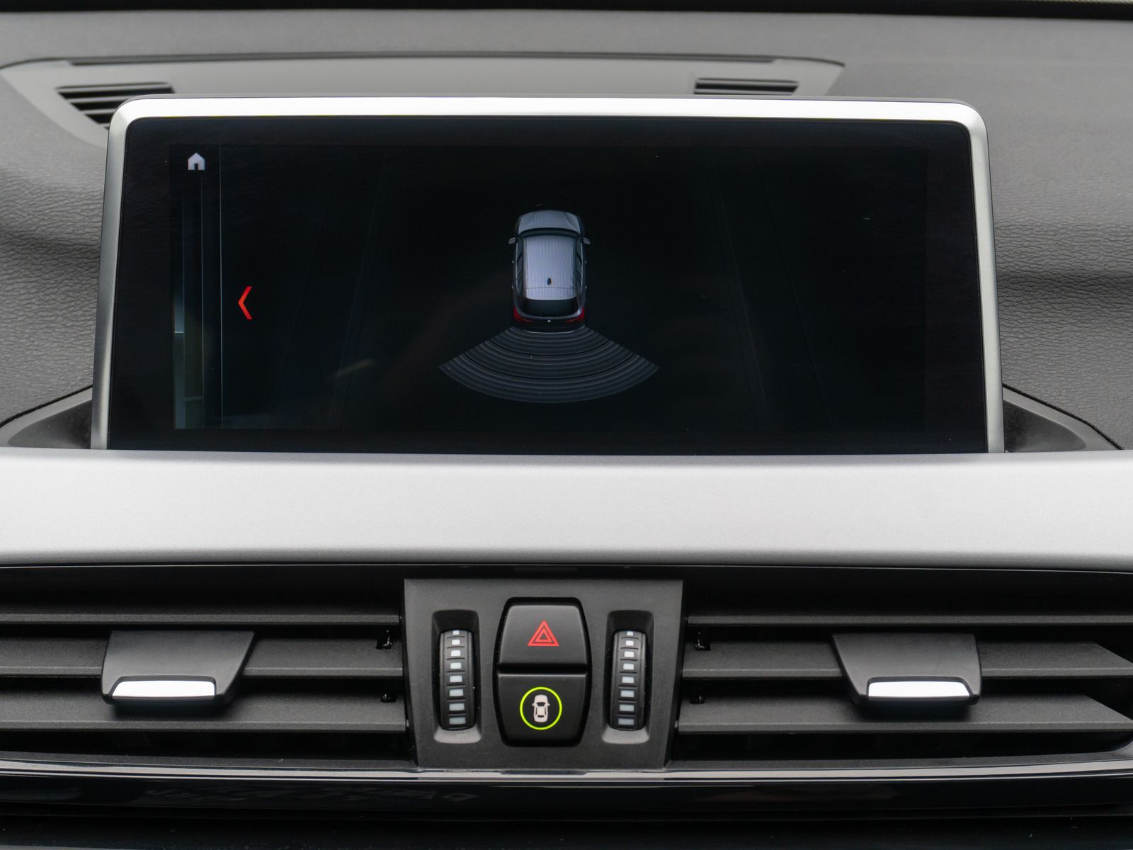 Fahrzeugabbildung BMW X1 xD18d Navi DAB Lordos GeschwindigReg Panorama
