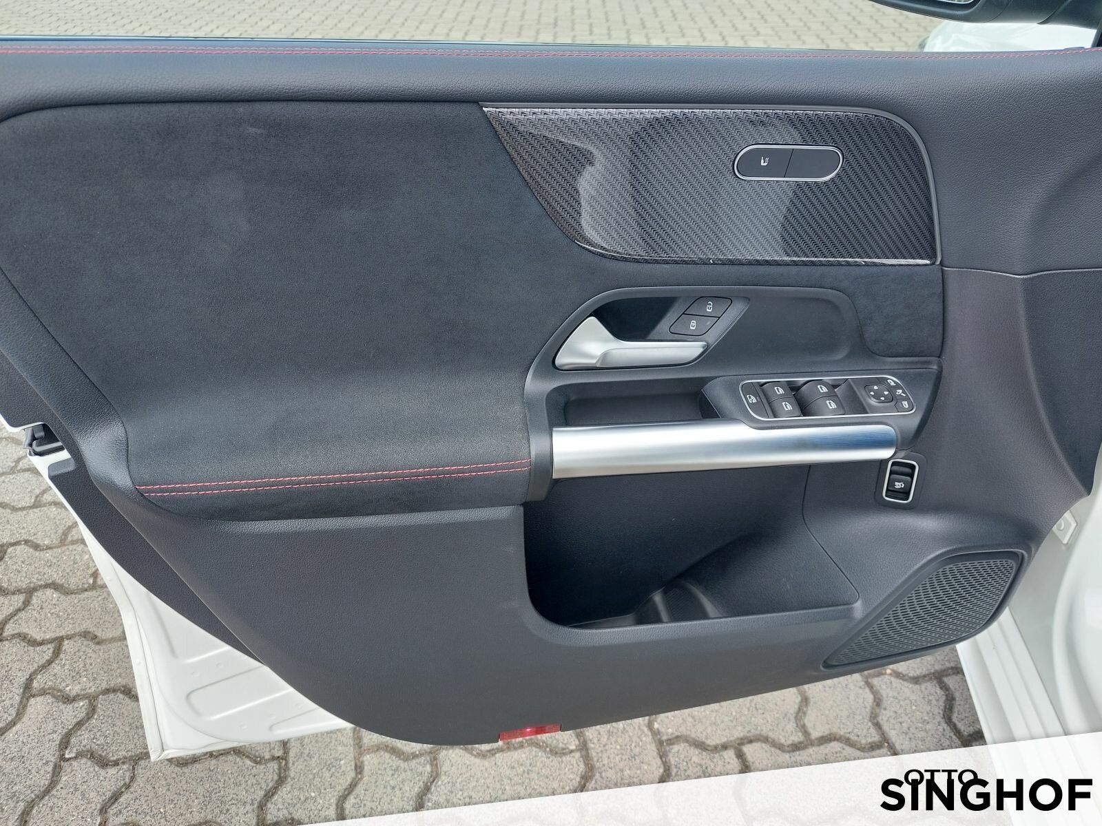 Fahrzeugabbildung Mercedes-Benz B 200 AMG Night+AHK+LED+Navi+Rü Kam+el.Heck+TOTW